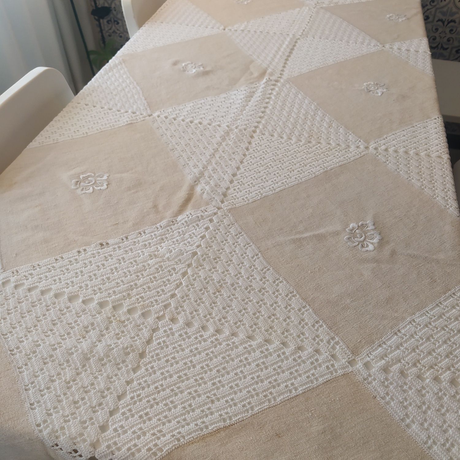 Toalha de linho com crochê