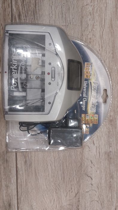 Зарядное устройство для АА, ААА, С, D и 9v