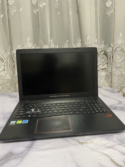 ASUS Rog Strix GL553V I7-7700HQ, 16 RAM, NVIDIA GTX 1050 Ti 4GB