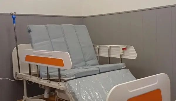 Електричне багатофункціональне медичне ліжко E213,
