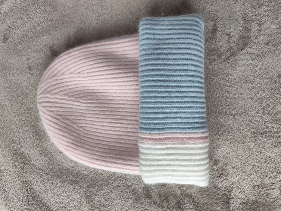 Зимова шапка, жіноча