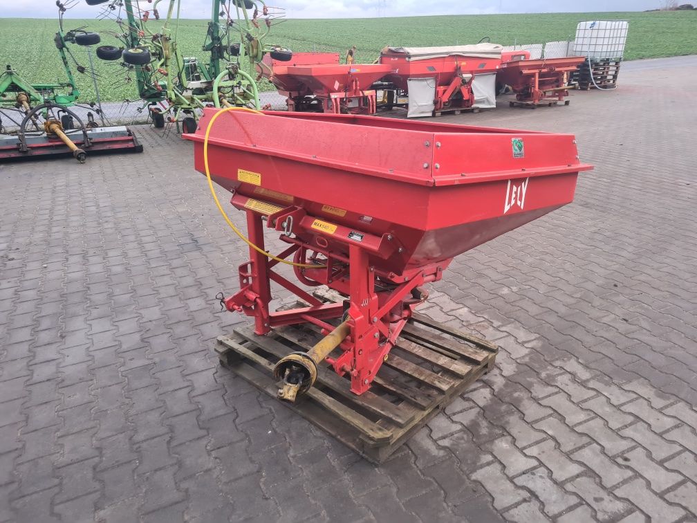 Rozsiewacz nawozu Lely centerliner amazone/kuhn