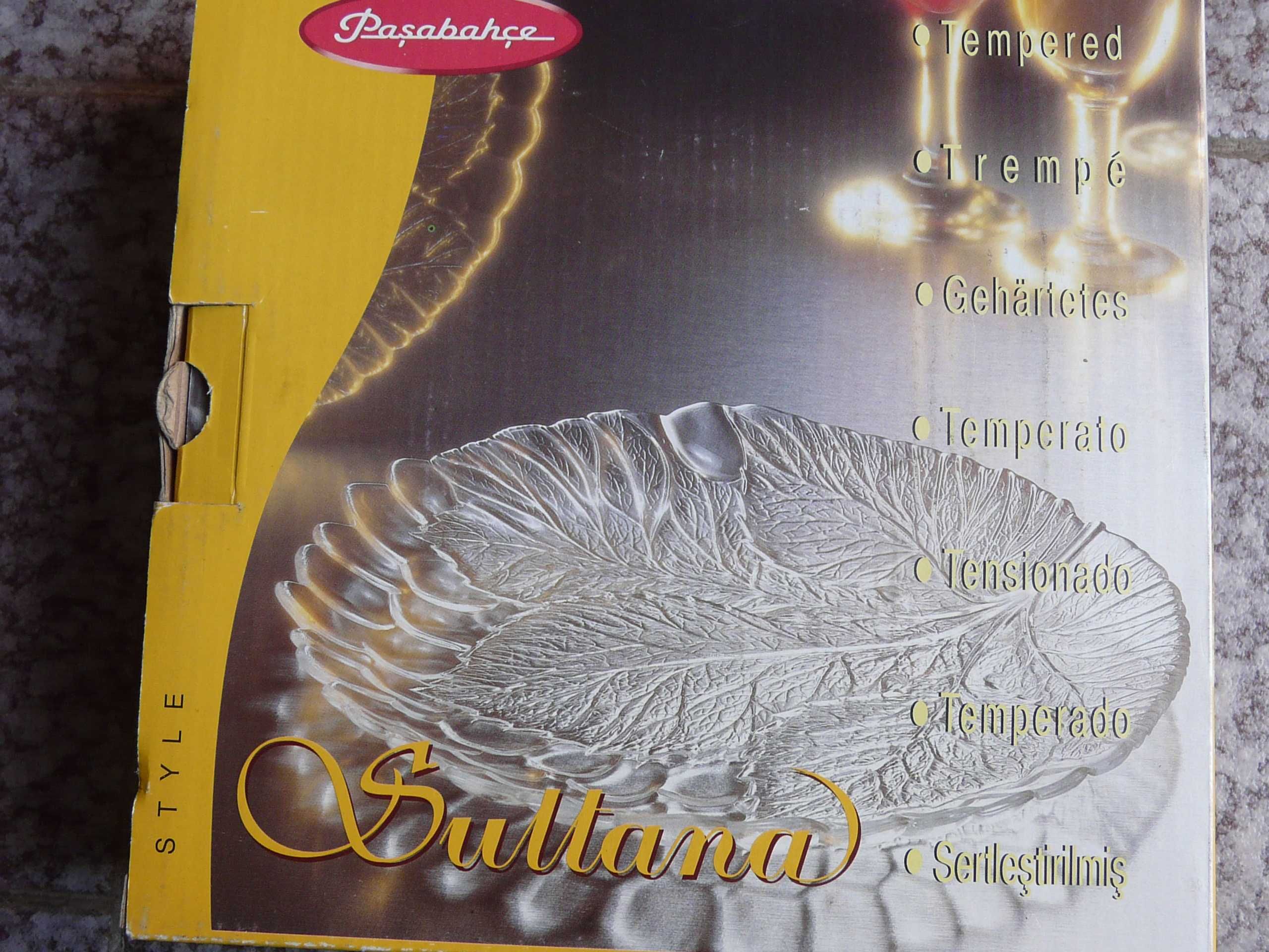В Луганске продаю набор тарелок стеклянных ( турция)