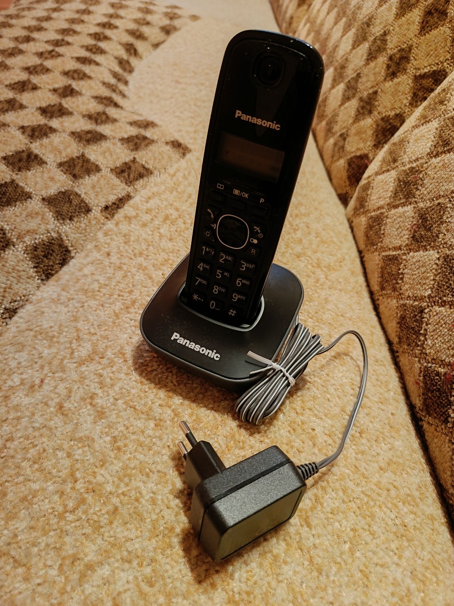 Telefon bezprzewodowy stacjonarny Panasonic kx-tg1611