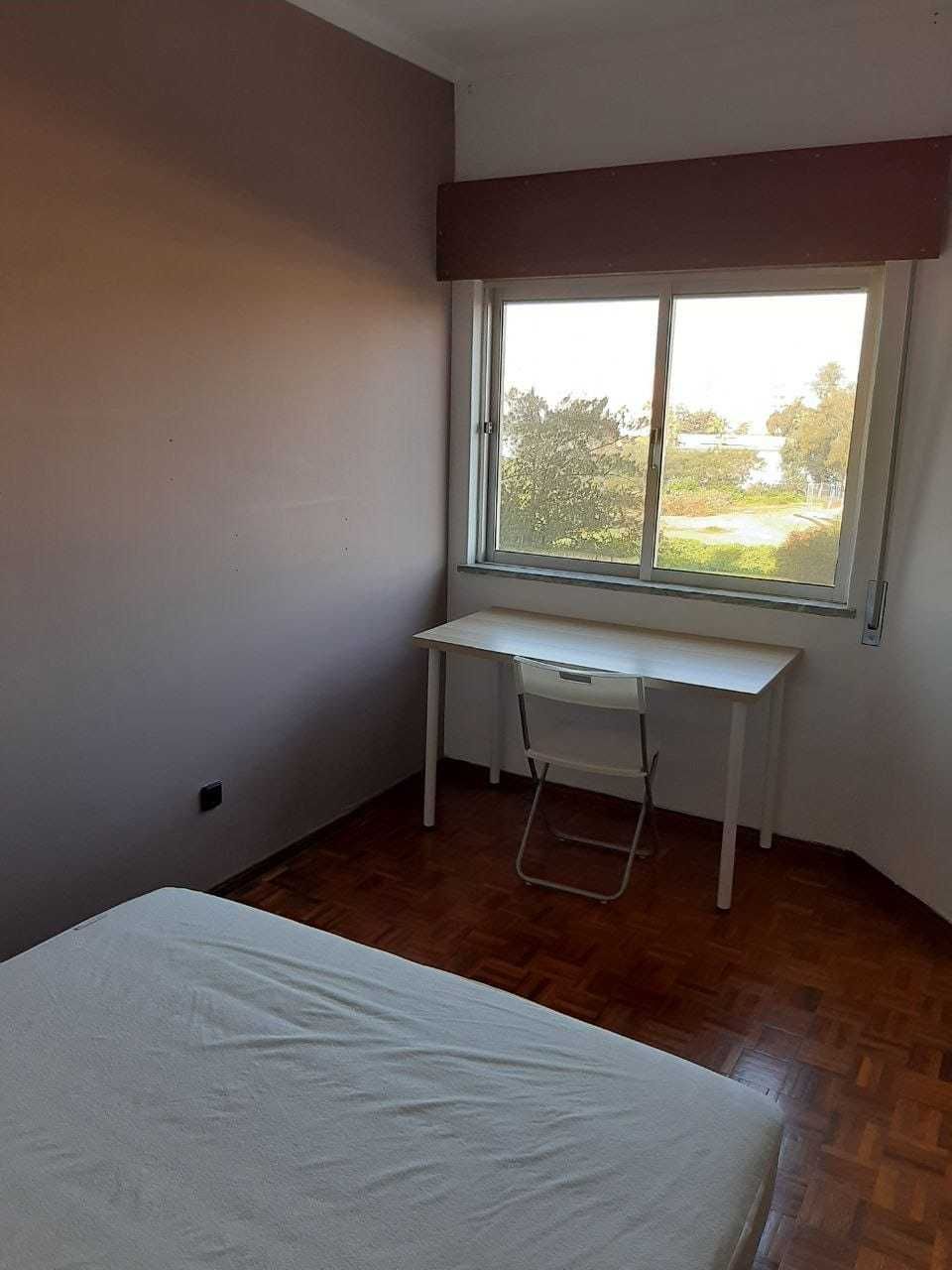 Quarto para Arrendar  Estudantes - Em frente Campus Penha