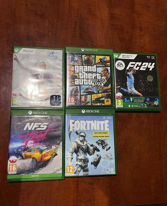 Xbox one S 1TB 2 pady  oraz gry
