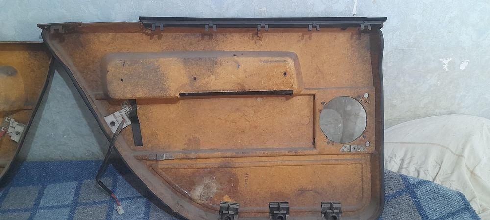 Карти дверні задні на Вольво 940