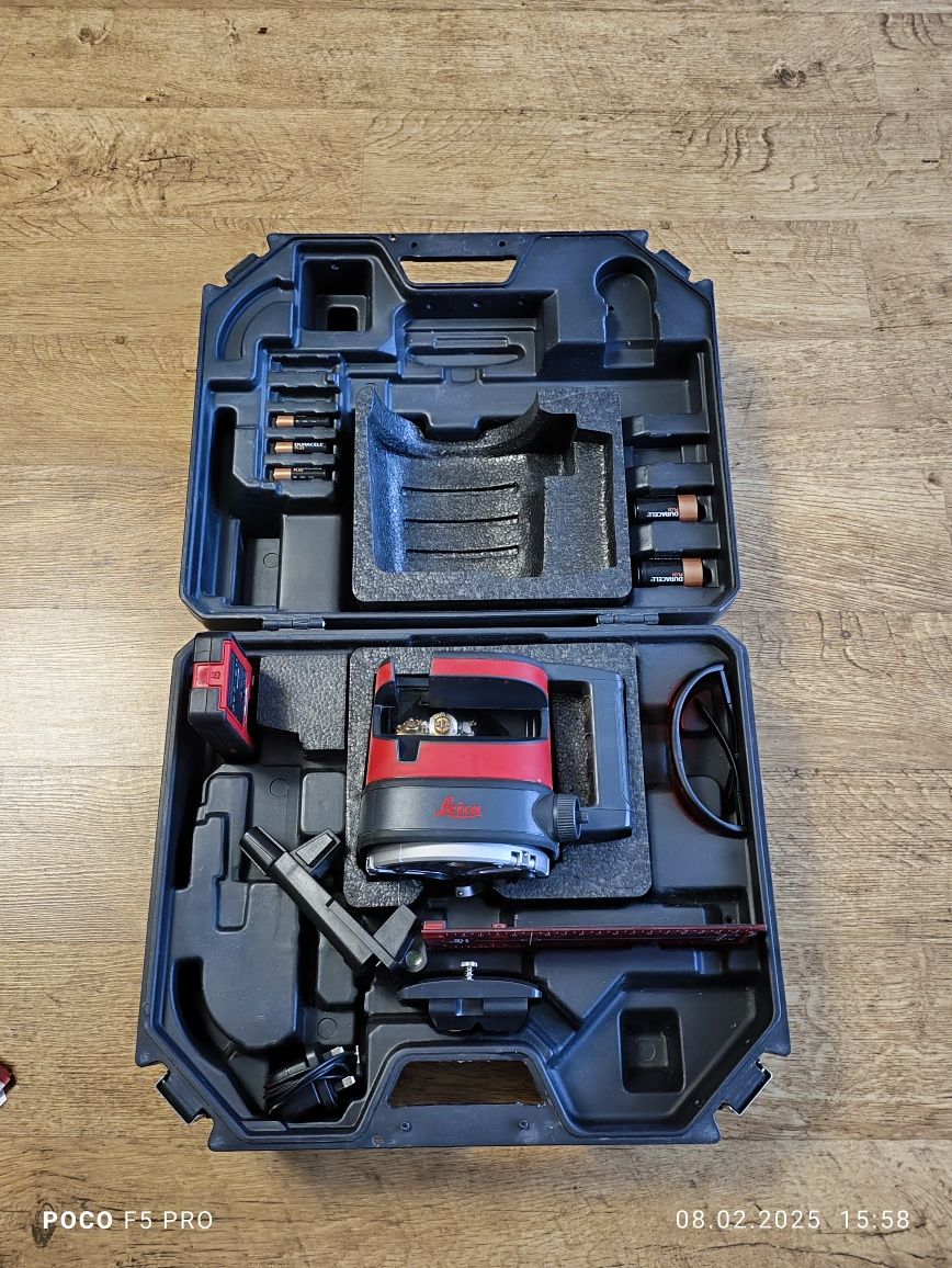 Високоточний лазерний нівелір Leica LINO ML180