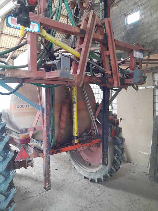 Opryskiwacz BLT 2000l. Likwidacja goposodarstwa.