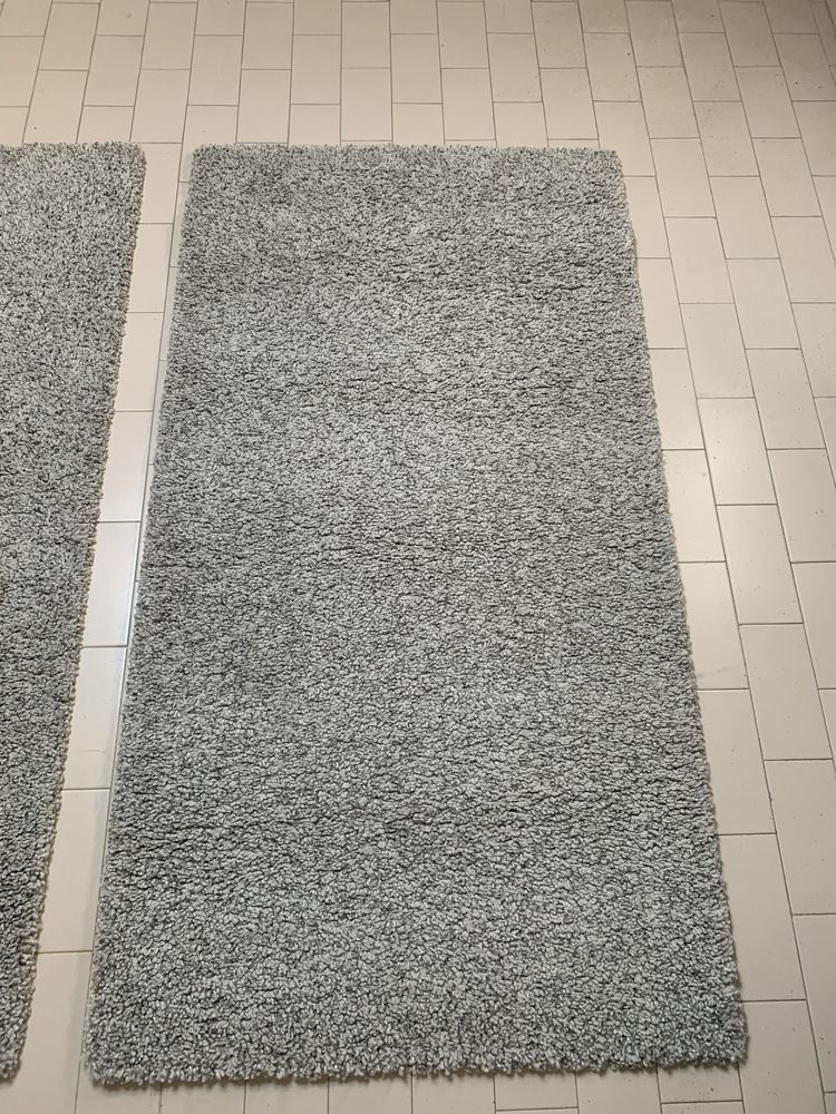 Dois Tapetes do Ikea modelo Alhede em cor beje