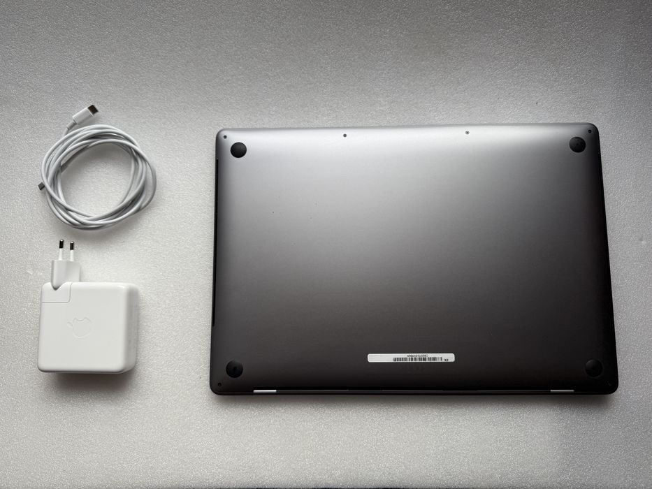 MacBook Pro 16” (2019) — i9 | 16 GB RAM | 1 TB SSD