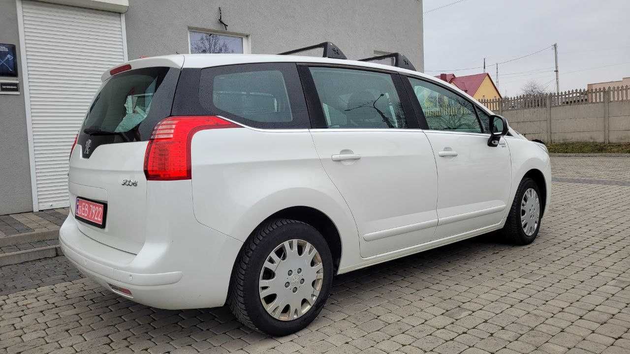 Peugeot 5008 2.0D 7місць 2012 Швейцарія