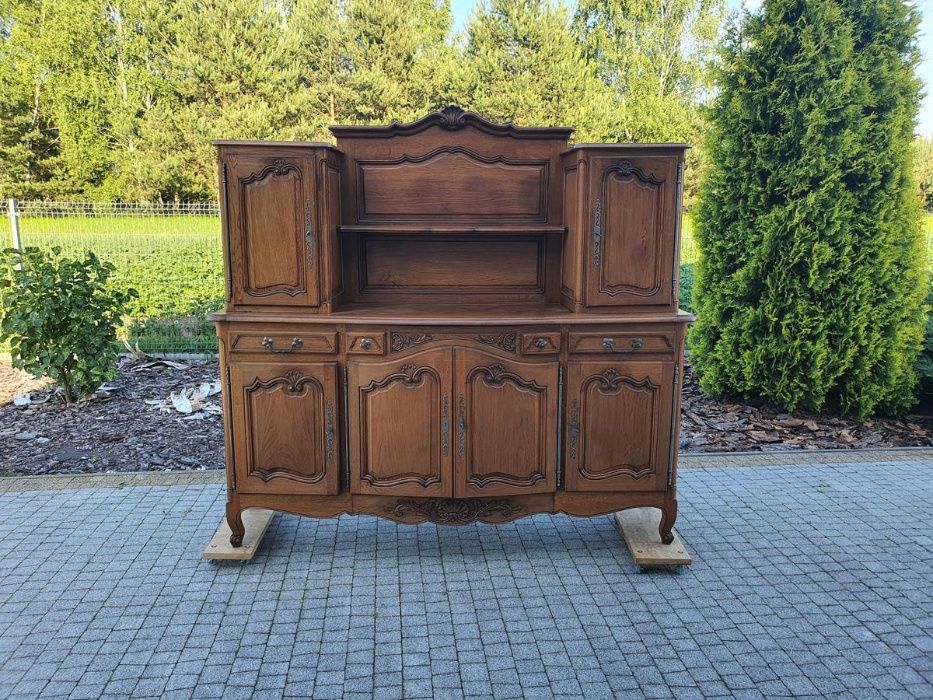 Dębowy Kredens prosto z Francji