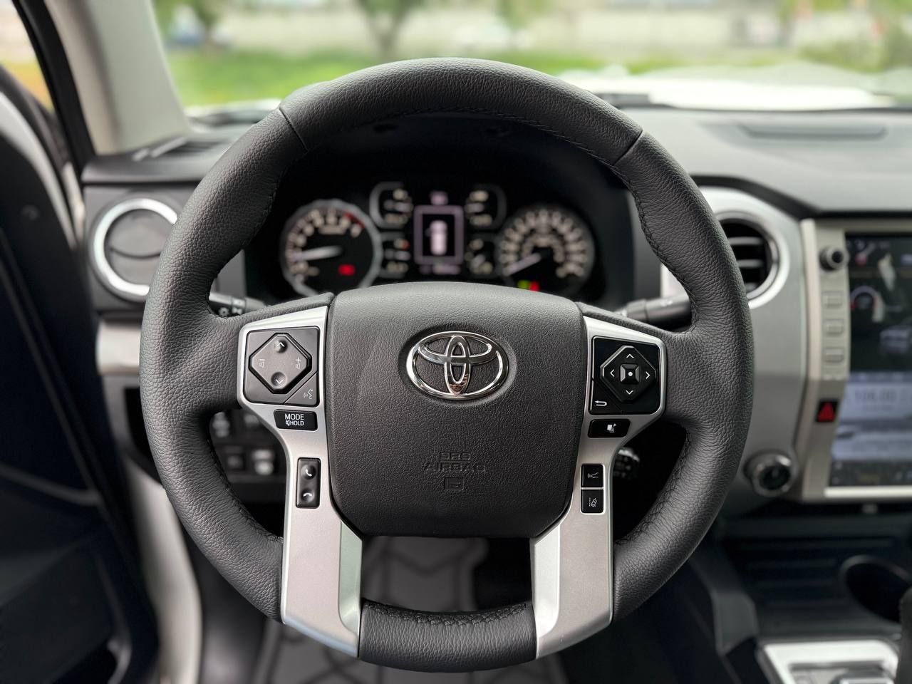 Toyota Tundra 2018 року, 5.7 бензин, автомат, повний привід, 140т.км