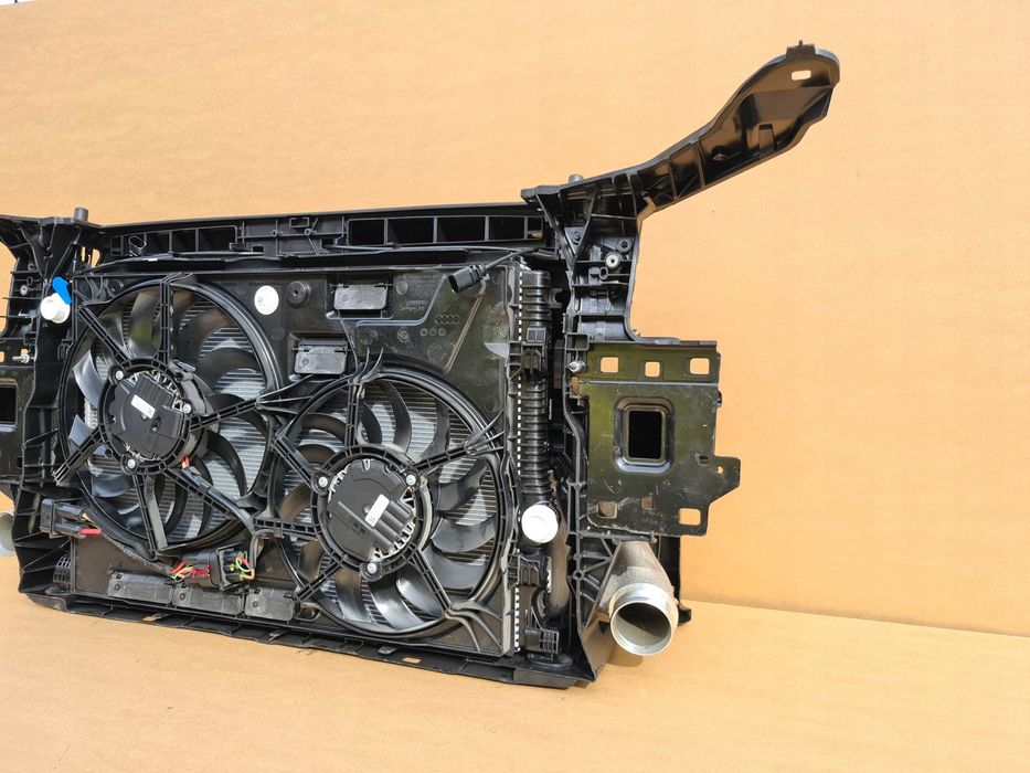 AUDI A3 8Y Передня панель, телевізор