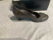 Vende se sandalhas