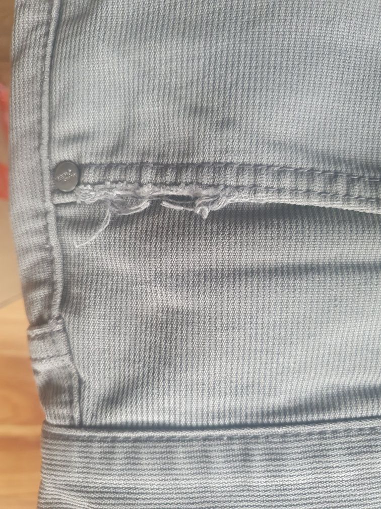 (2) Spodnie meskie rozm.40