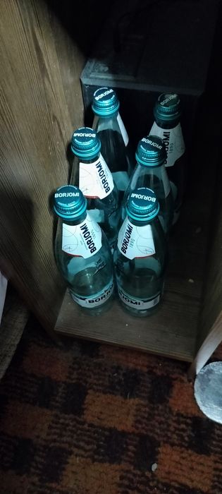 Віддам 6 скляних бутилок
