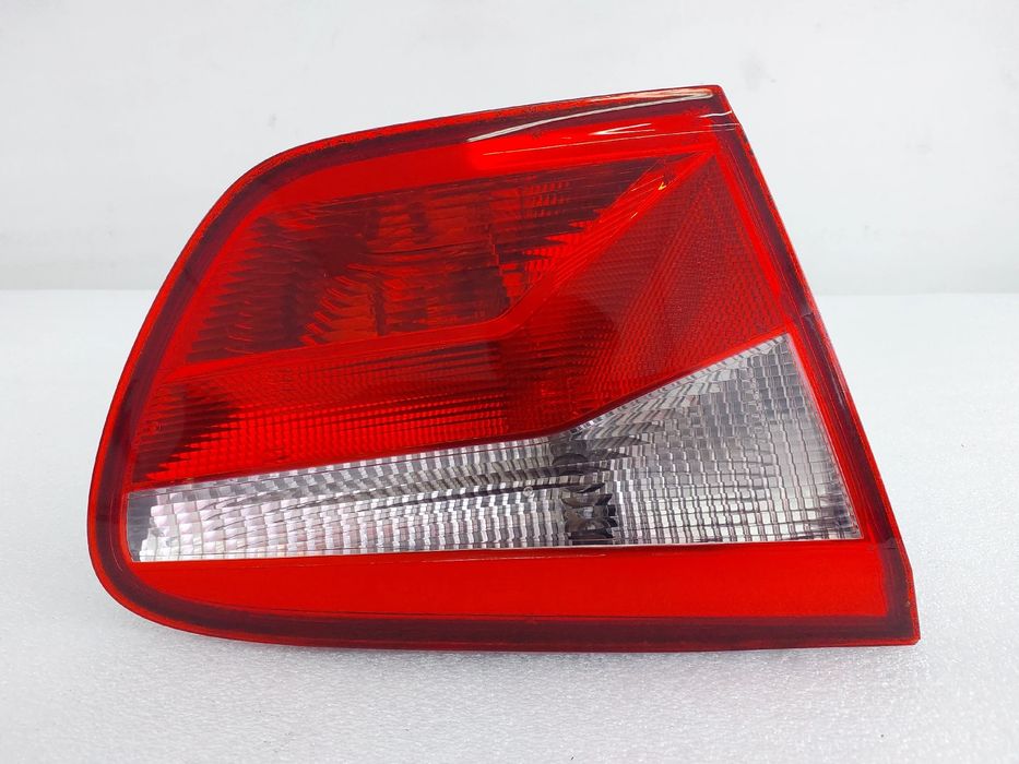 Farolim da mala esquerdo SEAT Ibiza IV ST (6J8, 6P8)