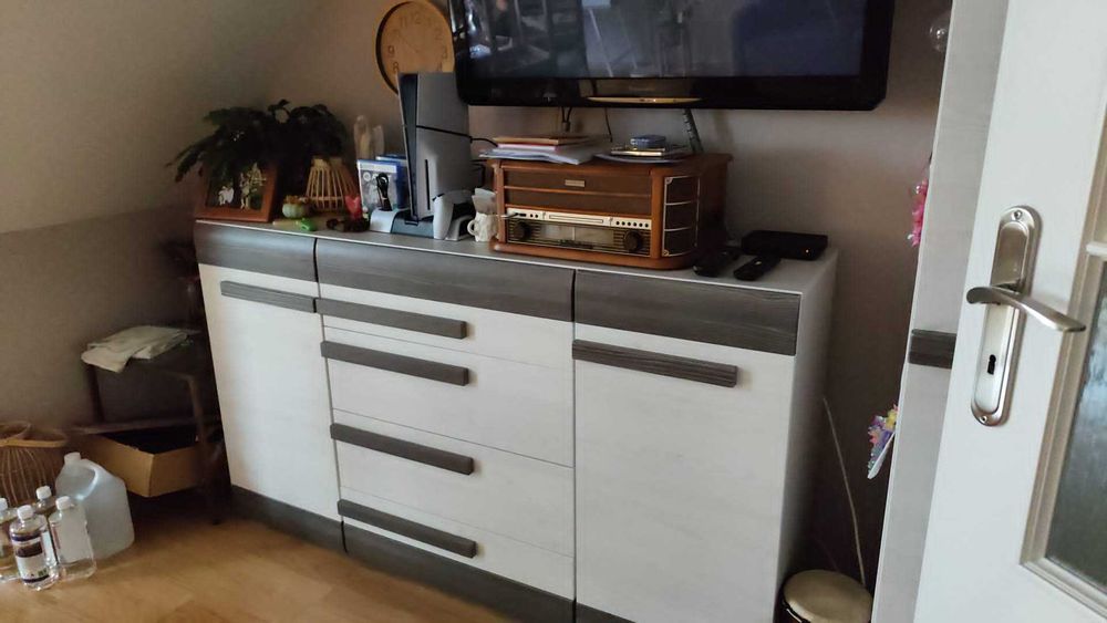 Meble komody i słupek