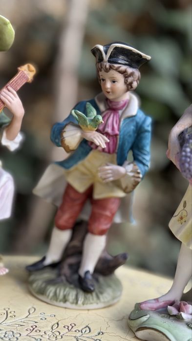 Статуэтки фарфор, характерые, коллекционные, из Европы