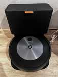 iRobot Roomba j7 ze stacją Clean Base – sprawny, z akcesoriami!