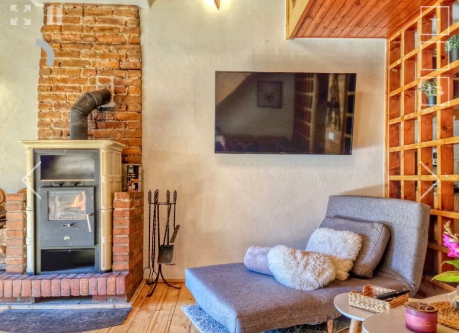 PROMO SAMODZIELNY Domek z jacuzzi nad rzeka, grill,ogród, plac zabaw