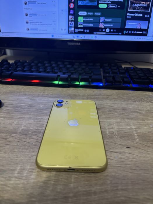Sprzedam iphone 11 64gb