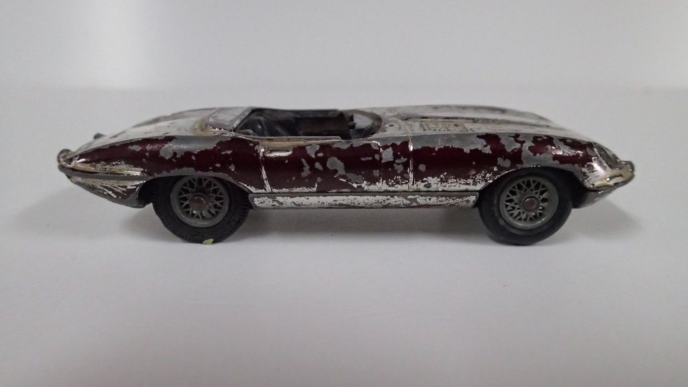 Jaguar e-type Corgi Toys