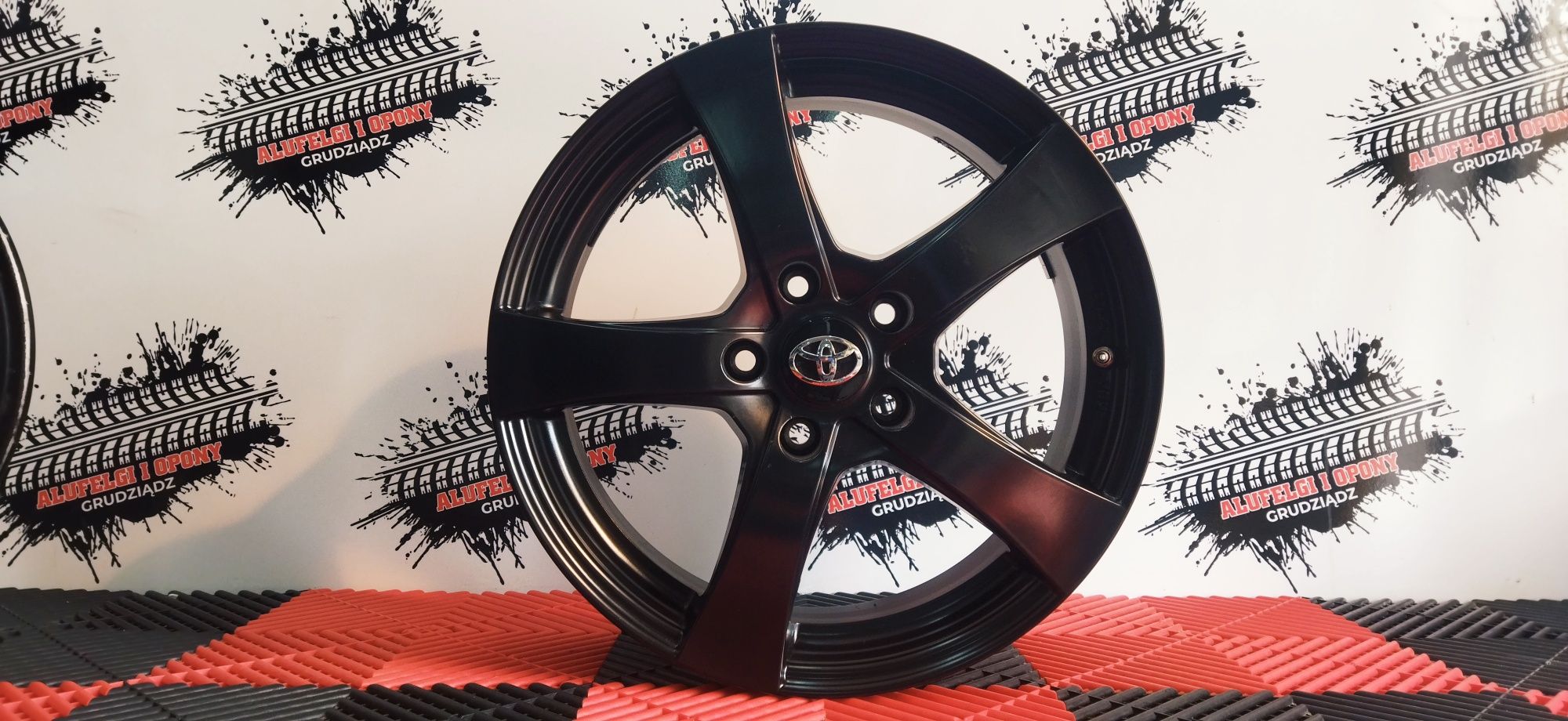 Alufelgi Czarne 17" 5x114.3 7Jx17H2 Toyota Nissan Kia Renault Hyundai