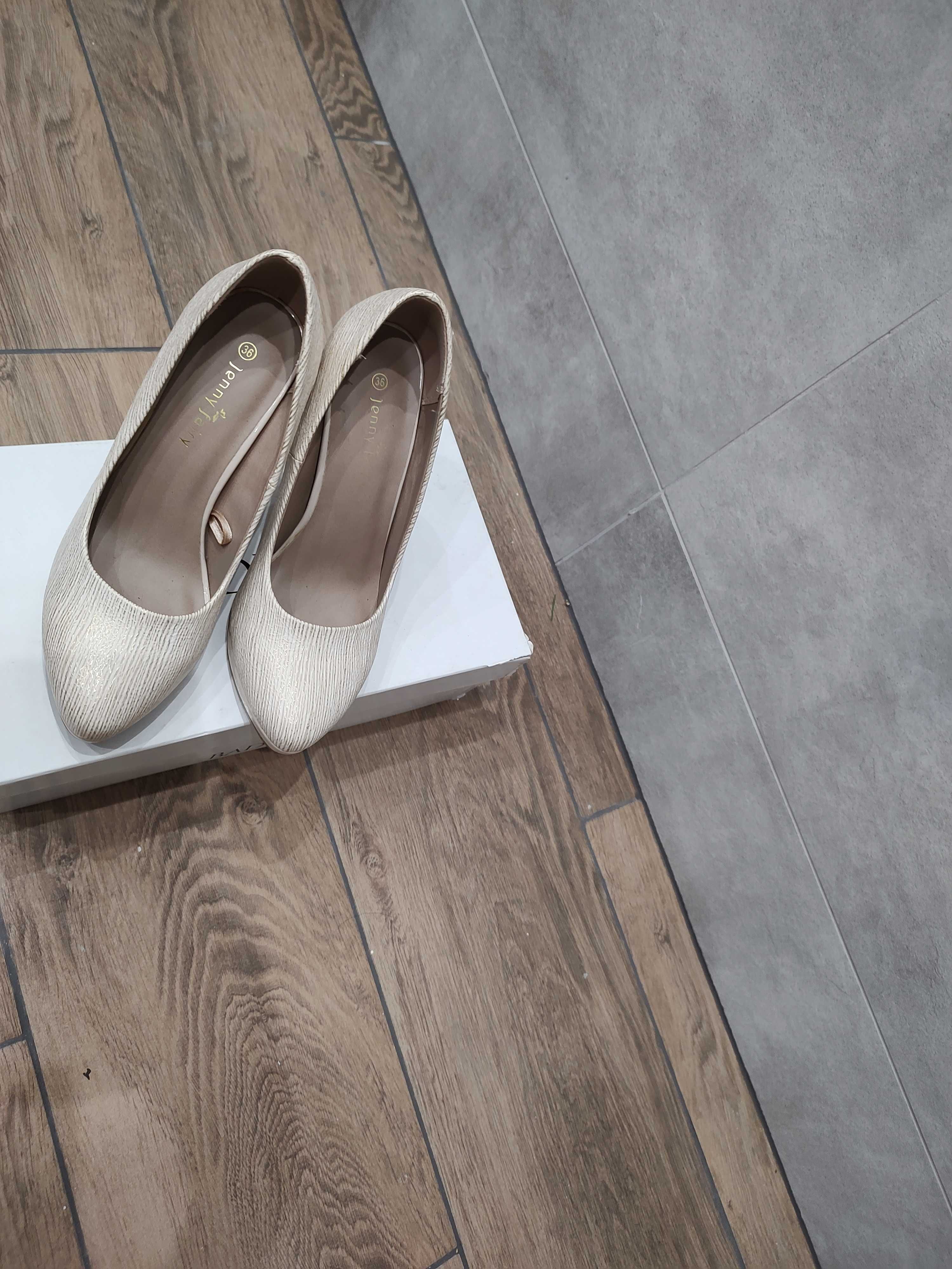 Buty damskie czółenka kremowe 36 jenny fair CCC jak nowe 22-23