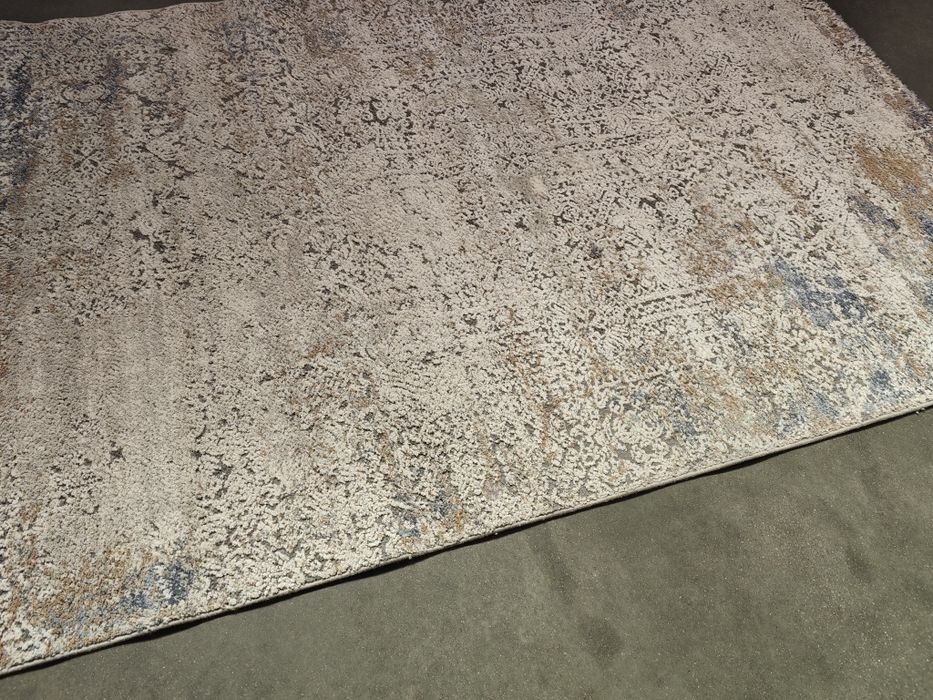 Dywan 160x220cm beżowy krótki włos używany