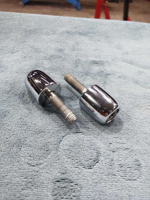 Кермо, зеркала, грузики, стійки, траверса та чохли на BMW R18