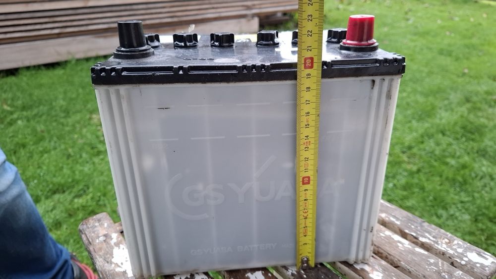 Akumulator Yuasa 65Ah 520A prawy sprawny
