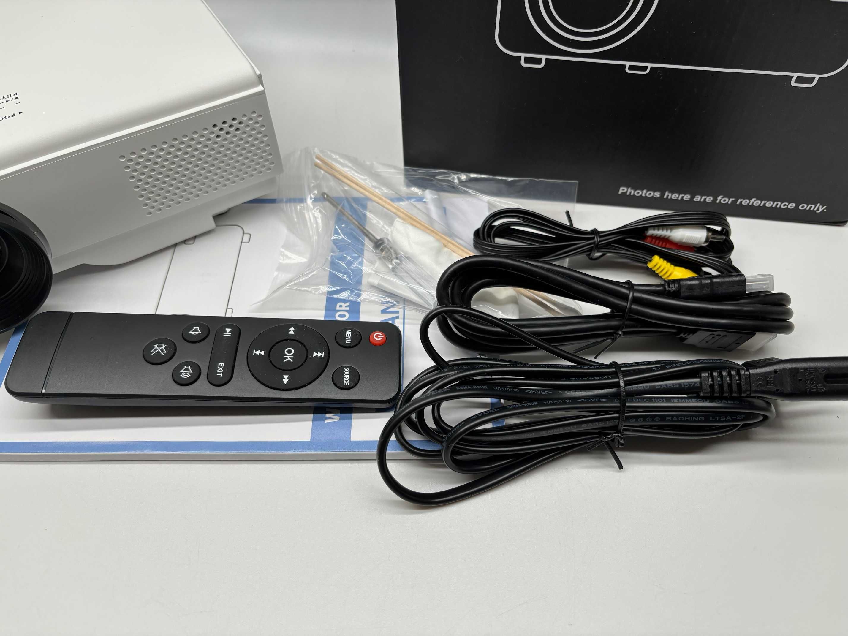 Mini projektor, AKATUO XR31 WiFi Bluetooth projektor FullHD 1080 HIT !