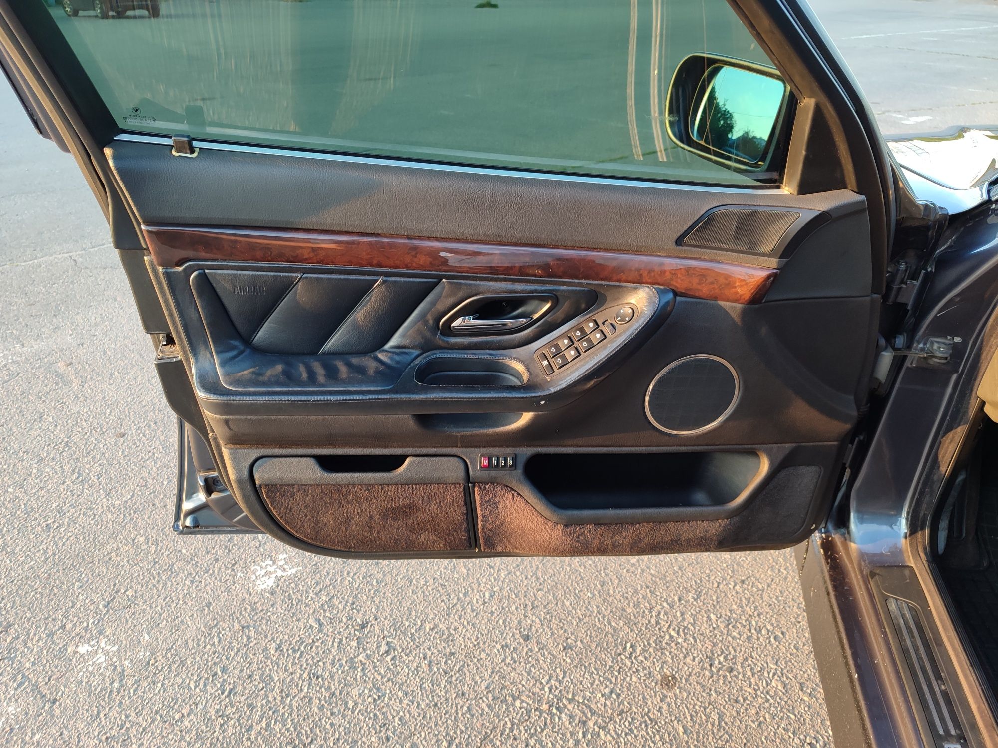 BMW E38 1996 2.8