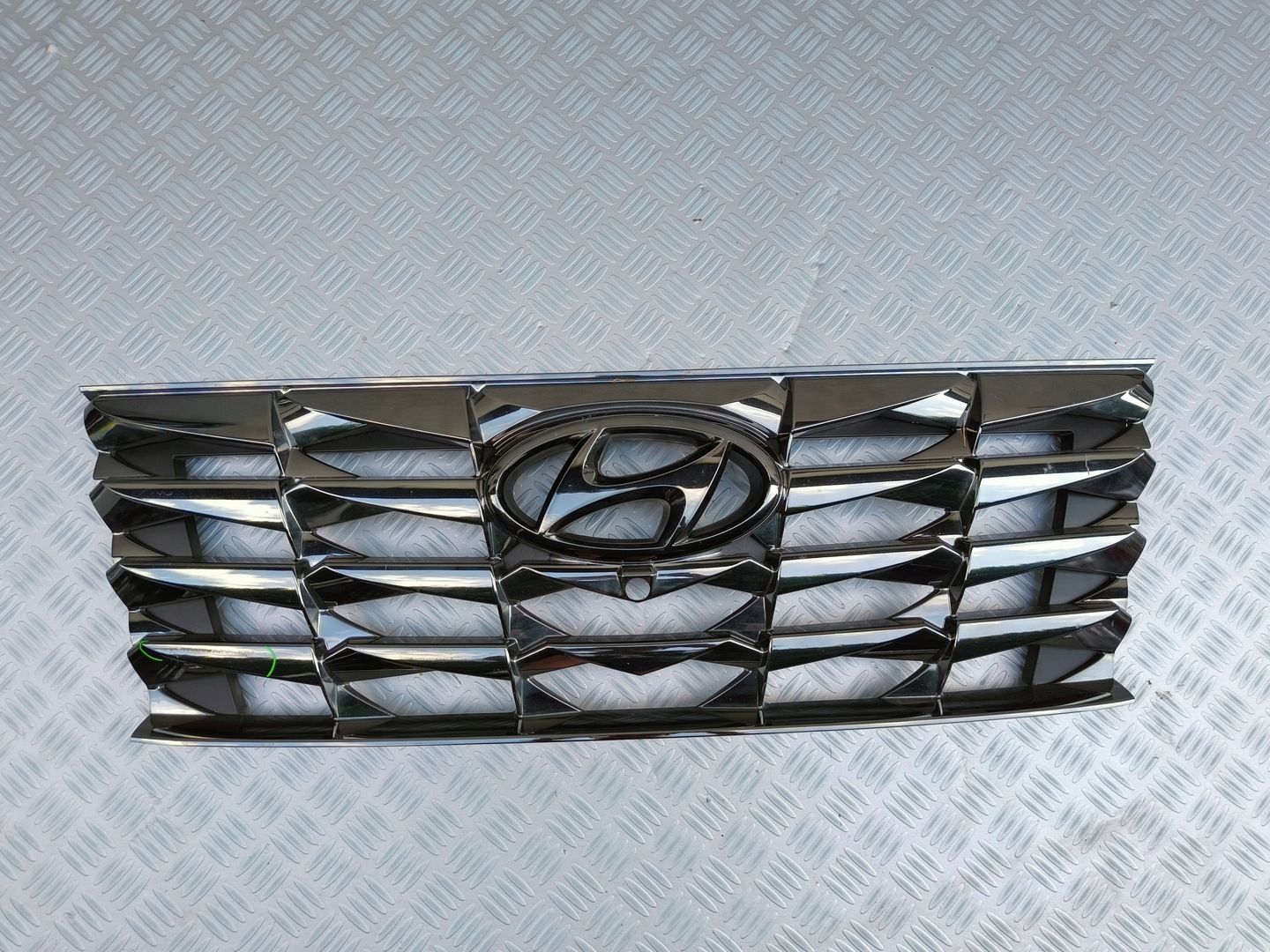 Hyundai Tucson 2022 2023 Grill Atrapa przód pod Kamere Chrom Usa