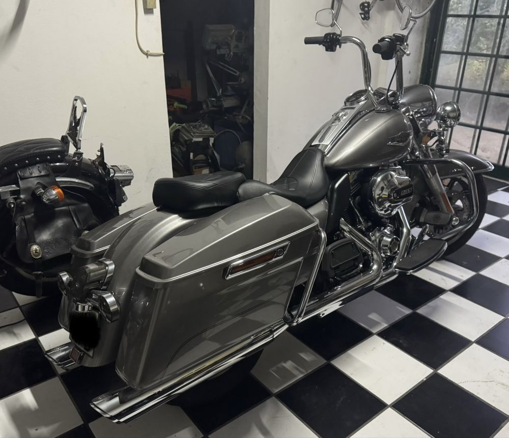Harley Davidson roadking 103 Road King 2016