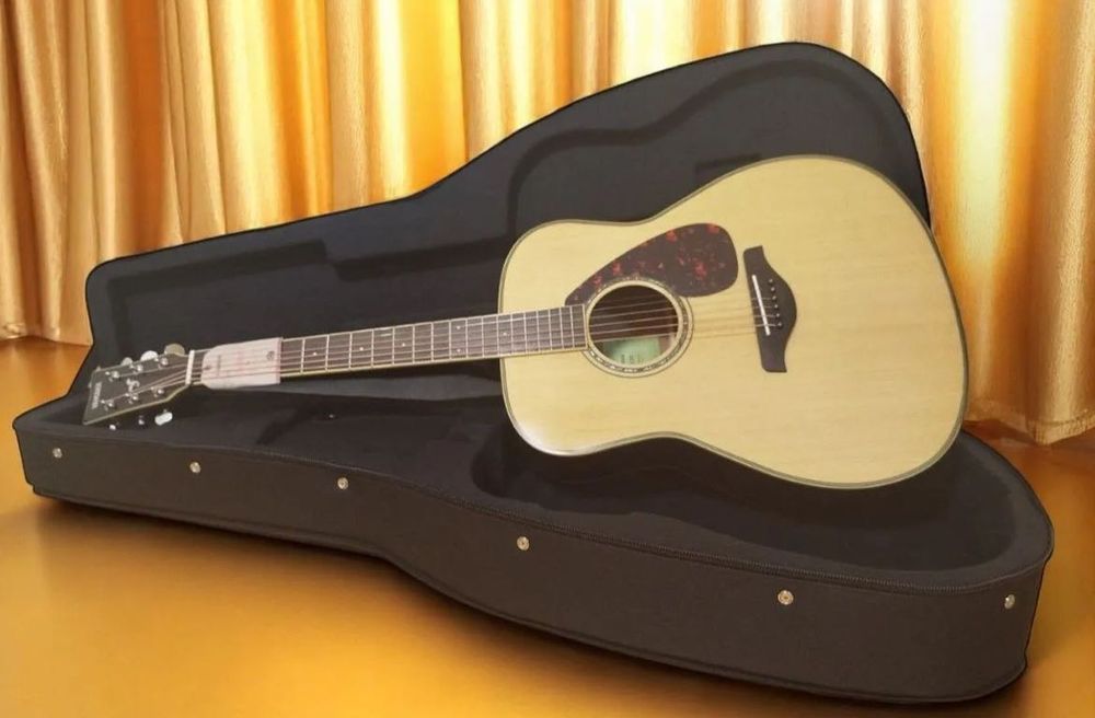 Gitara akustyczna Yamaha FG 830 + kufer
