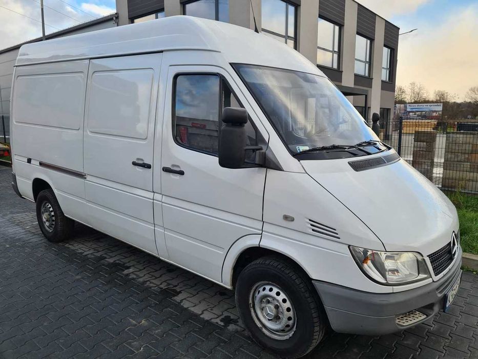 Wynajem najem wypożyczenie samochód dostawczy Ład. 1.5T Kraków 180 pln