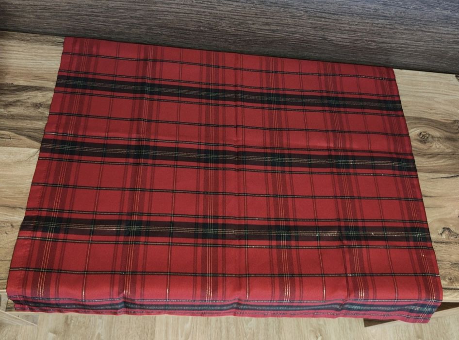 Obrus Czerwony w paseczki 80x 80cm