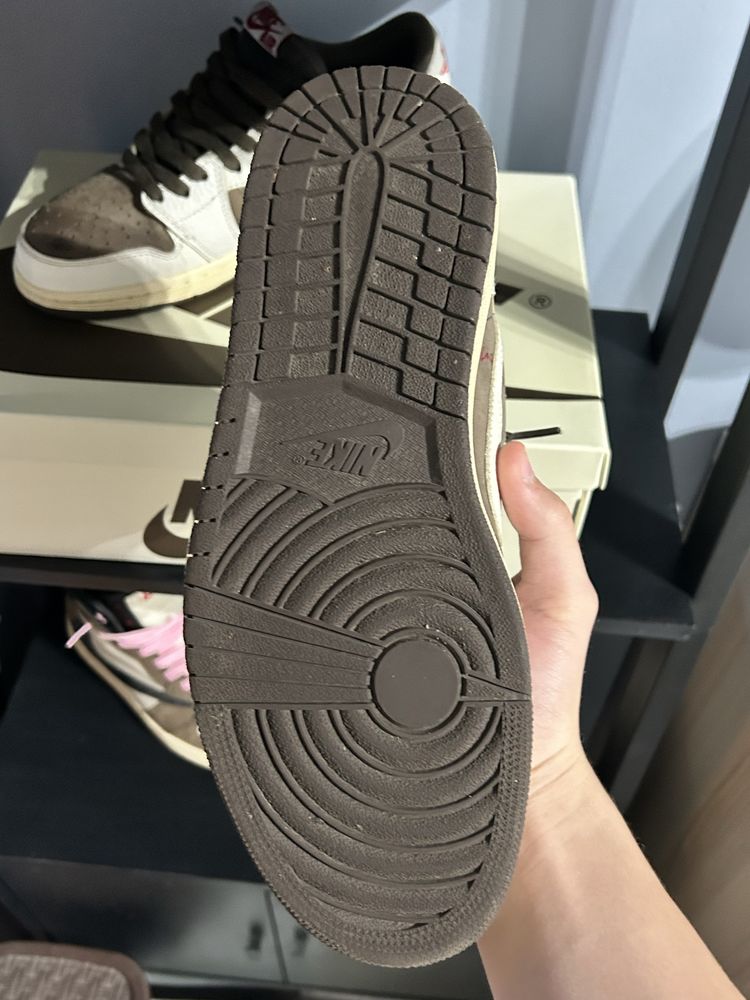 Jordan 1 low x travis scott reverse mokka