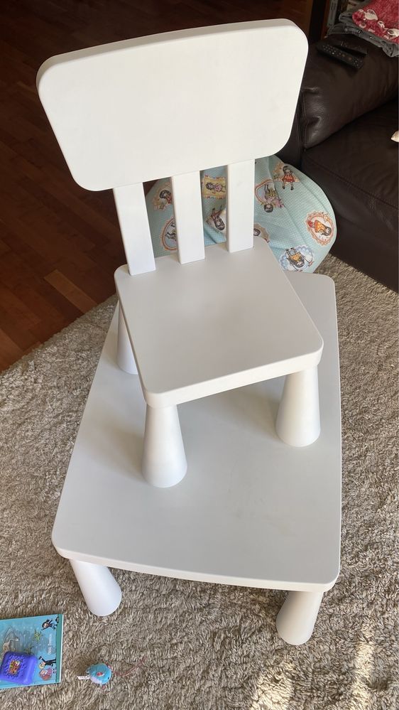 Mesa criança mais cadeira Ikea