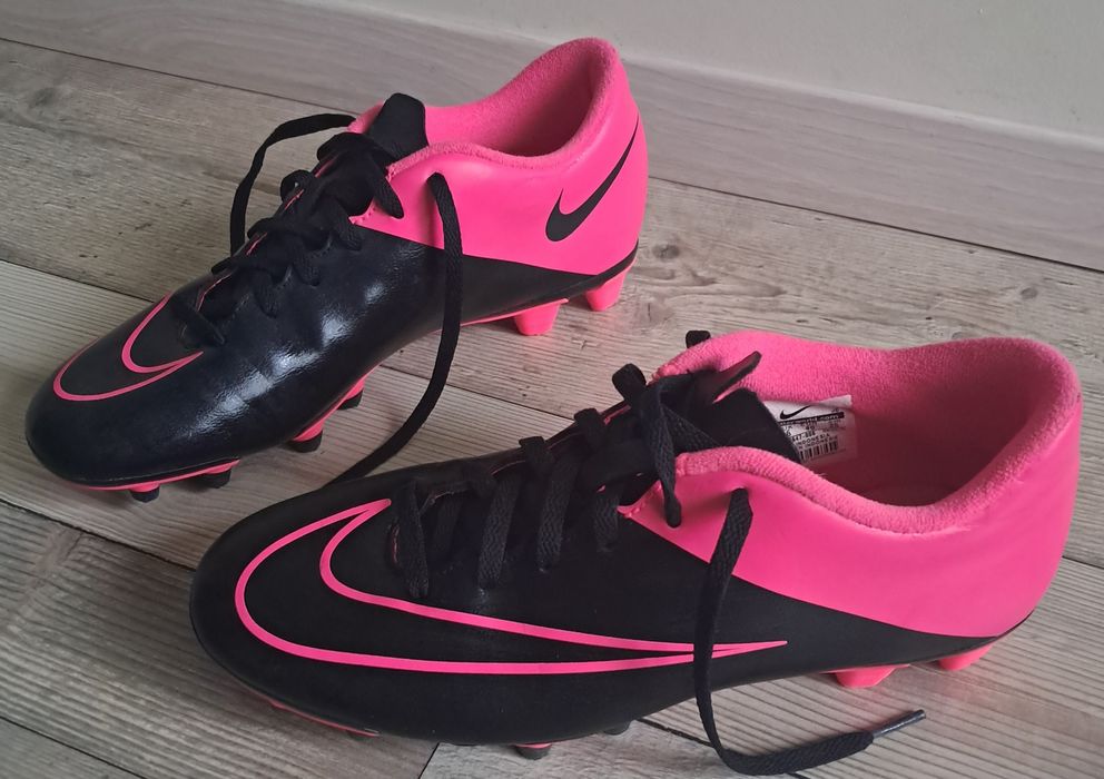 Футбольні бутси NIKE Mercurial Victory (р.38,5)