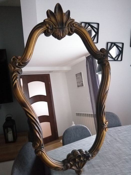 Stare ciężkie lustro piękne