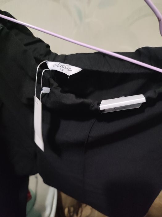 Продам брюки, джинси 300 грн всі