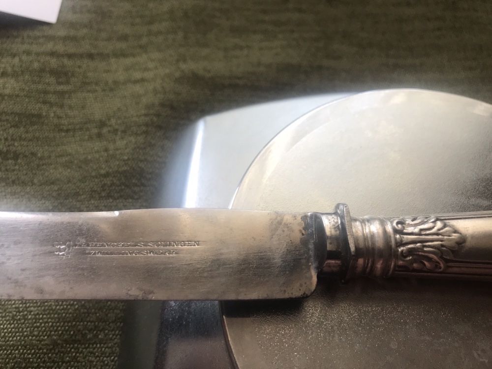 Нож столовый серебро 835 проба 1900 г вес 304 г 3 шт. Цена снижена!!!