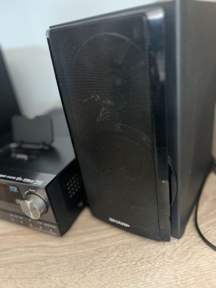 Minisystem Hi‑Fi Sharp XL‑BD601PH z Blu‑ray 3D. Wieża jak kino domowe