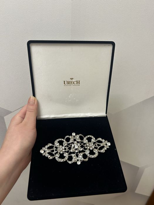 Брошка соібна з камінням