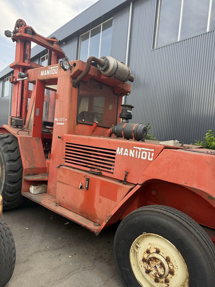 Empilhador manitou de 12,000 kgrs